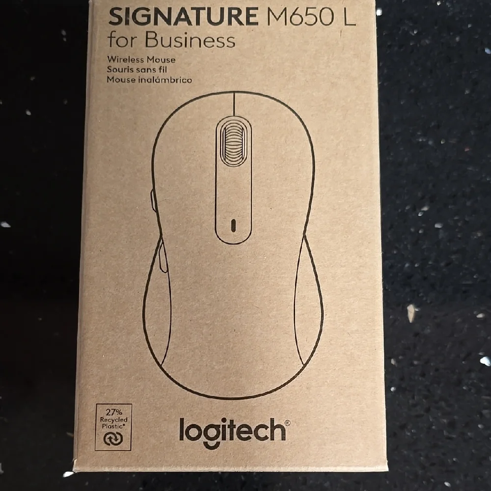 NIB. Logitech Signature M650 L Wireless Mouse - Black